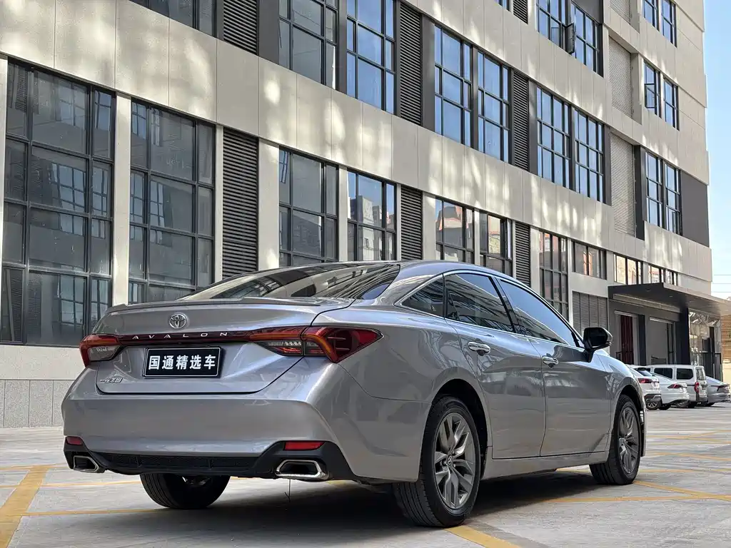 Avalon 2.5 L Luxury