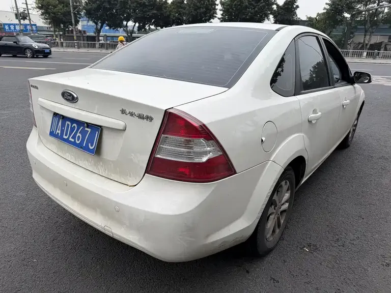 Ford Focus Sedan Classic 1.8 L Auto Million Commemorative