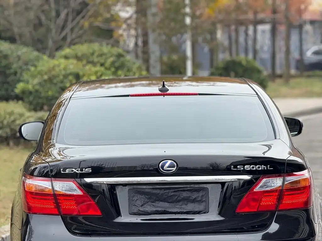 Lexus LS 600 hL
