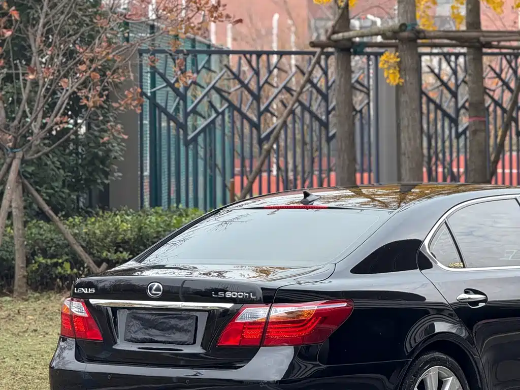 Lexus LS 600 hL