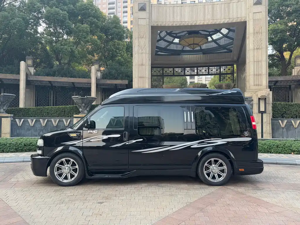 SAVANA 5.3 L G600 S 4 WD Graceful