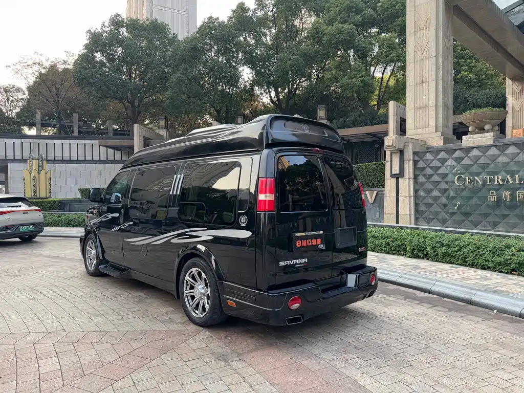 SAVANA 5.3 L G600 S 4 WD Graceful