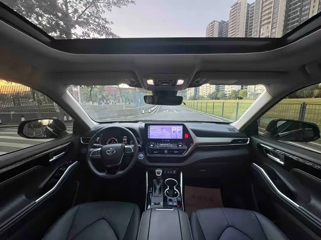 Highlander 380 T 4 WD Distinguished 7-seat