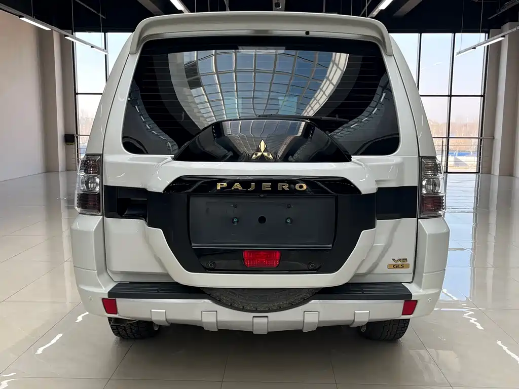 Pajero (Import) 3.0 L Auto Standard