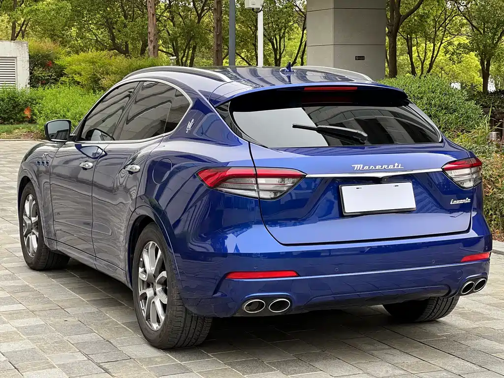 Levante 2.0 T GT Sharp Edge