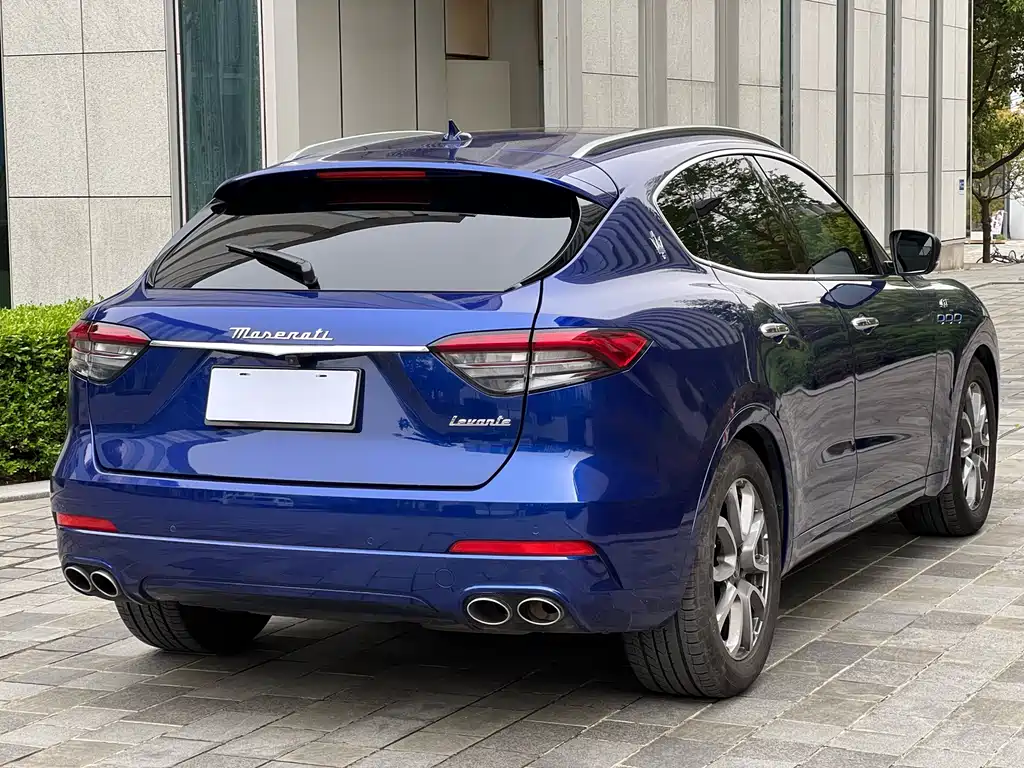 Levante 2.0 T GT Sharp Edge