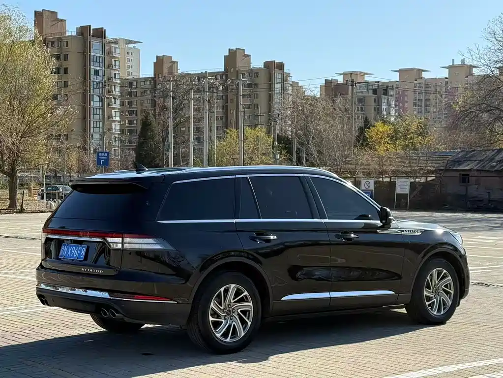 Aviator 3.0 T V6 4 WD Premium