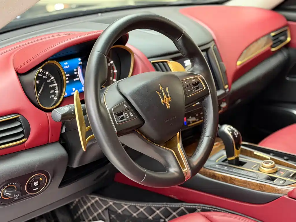 Levante 3.0 T Standard