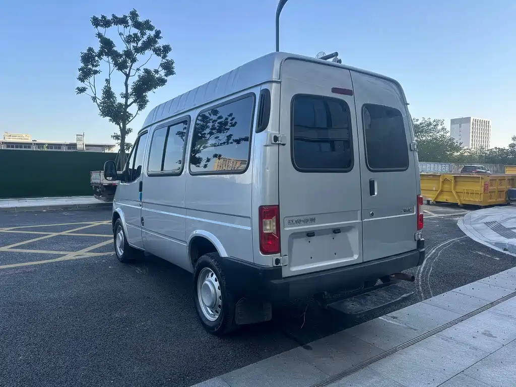 Transit Custom 2.8 T Space King Taurus SWB Mid High Roof 6-seat Diesel CN-VI JX493
