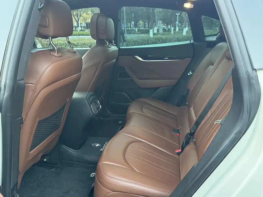 Levante 3.0 T Classic