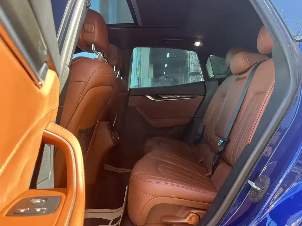 Levante 3.0 T Standard