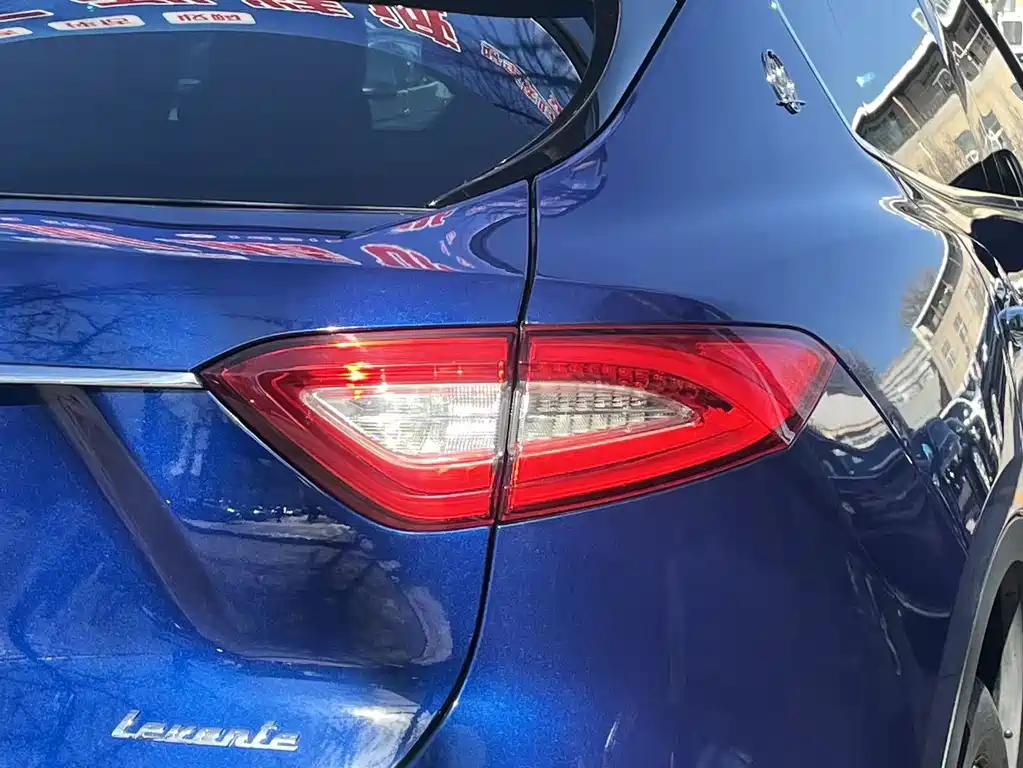 Levante 3.0 T Standard