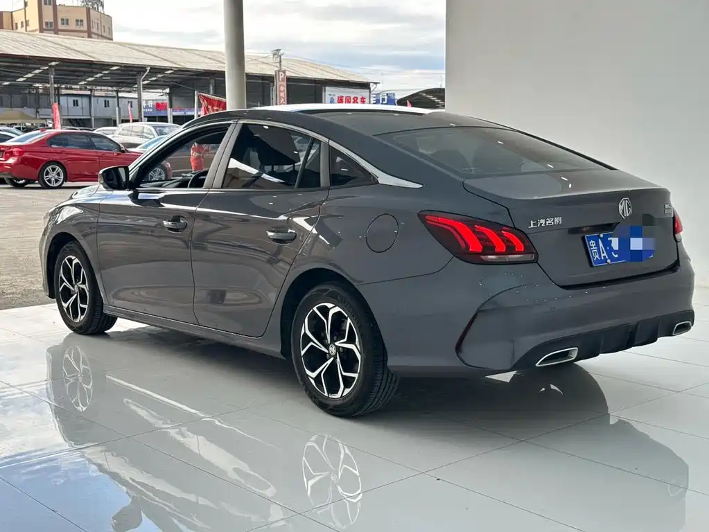 MG5 180 DVVT CVT Youth Luxury