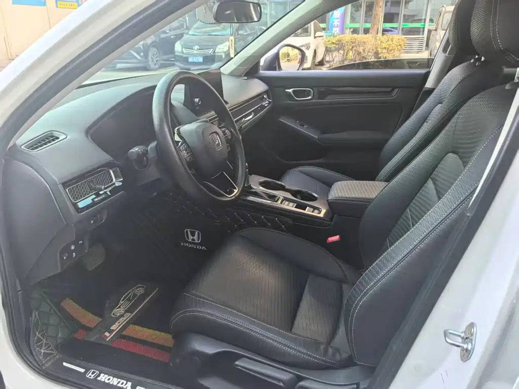 Integra 240 TURBO CVT Tech