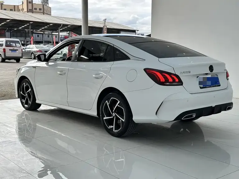 MG5 300 TGI DCT Youth Luxury Flagship