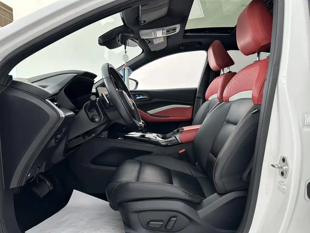 MG5 300 TGI DCT Youth Luxury Flagship