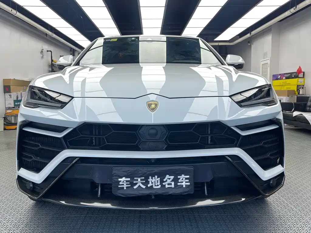 Urus 4.0 T V8