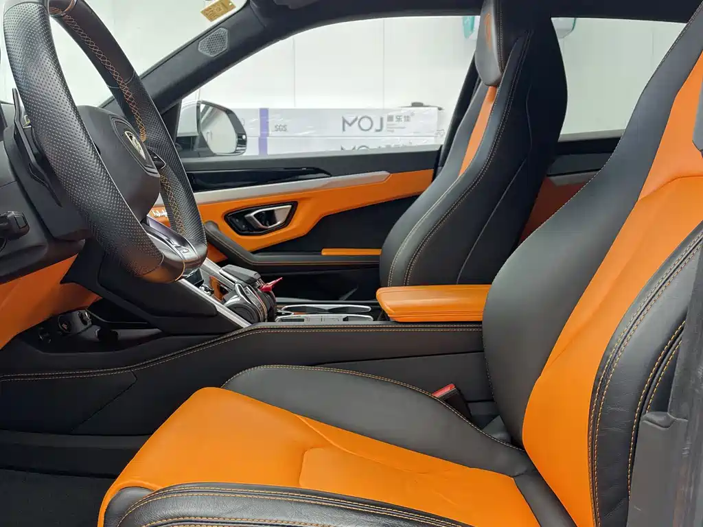 Urus 4.0 T V8
