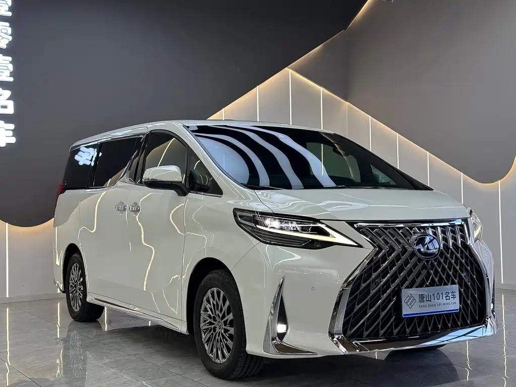 Lexus LM 300 h 4-seat Royal World