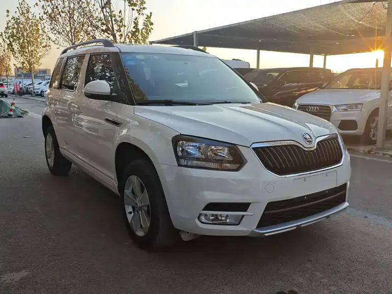 Skoda Yeti TSI280 DSG Forward