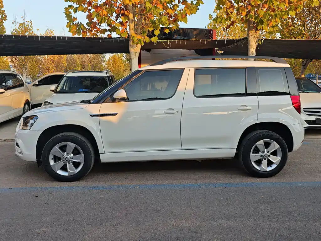 Yeti TSI280 DSG Forward