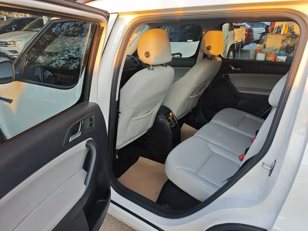 Yeti TSI280 DSG Forward