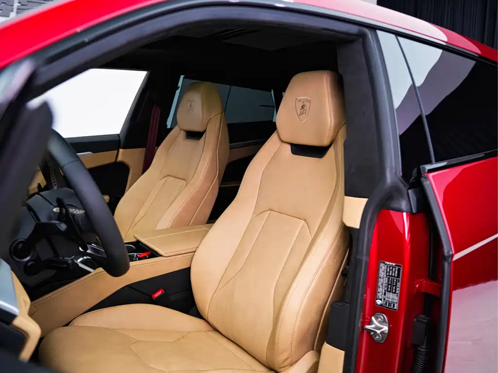 Urus 4.0 T V8