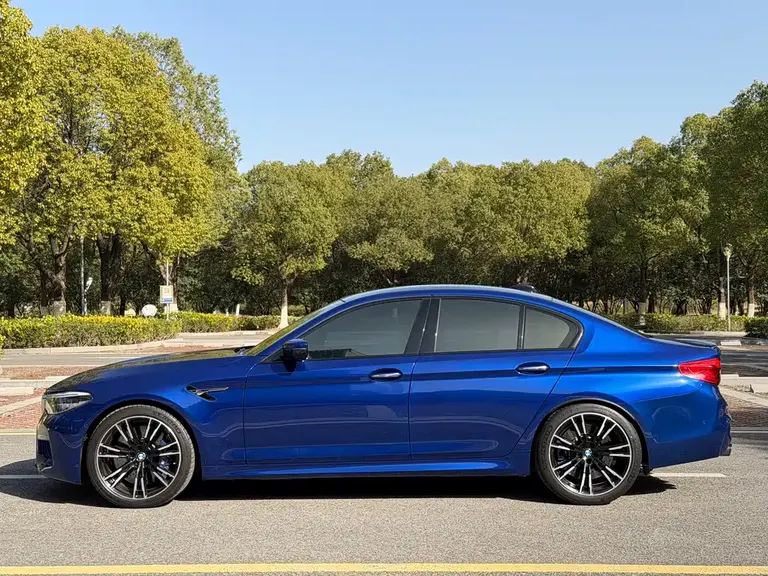 BMW M5