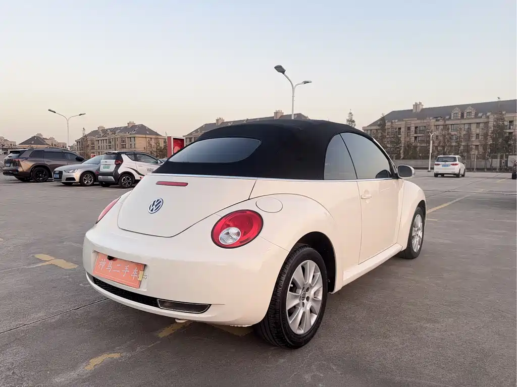 Beetle 2.0 AT Top Config Convertible