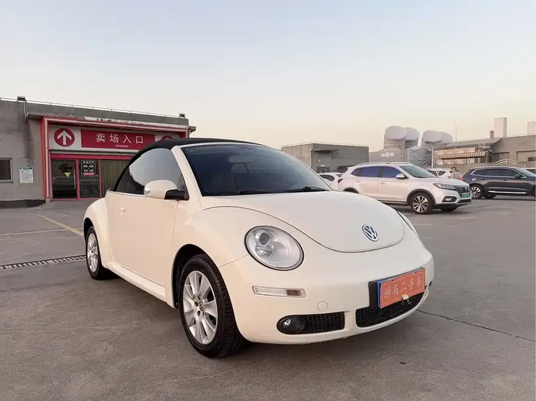 Volkswagen Beetle 2.0 AT Top Config Convertible