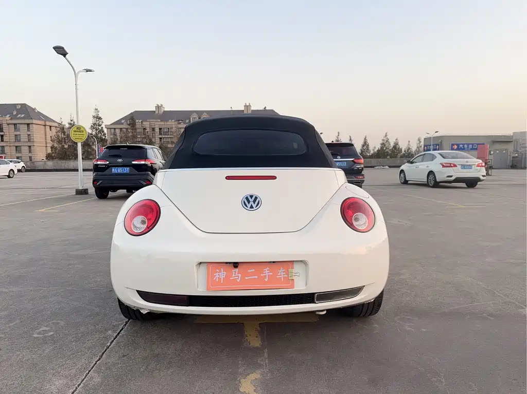 Beetle 2.0 AT Top Config Convertible