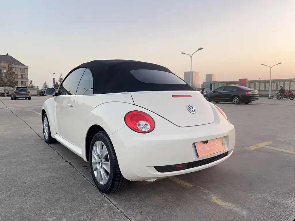 Beetle 2.0 AT Top Config Convertible