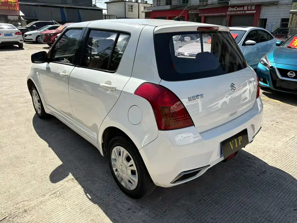 Swift 1.3 L Manual Standard