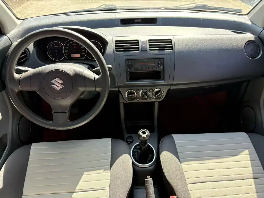 Swift 1.3 L Manual Standard