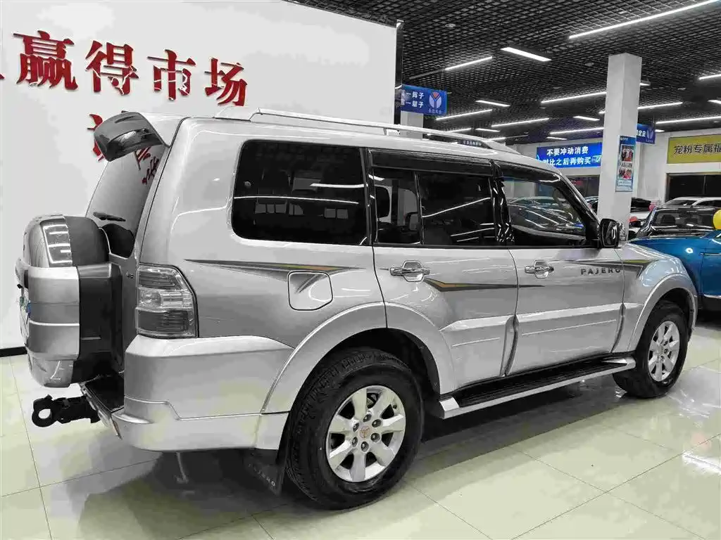 Pajero (Import) 3.0 L Luxury