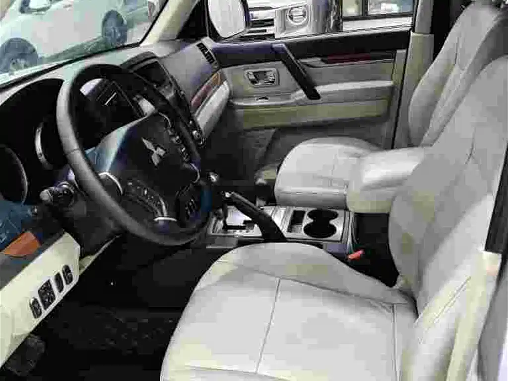 Pajero (Import) 3.0 L Luxury