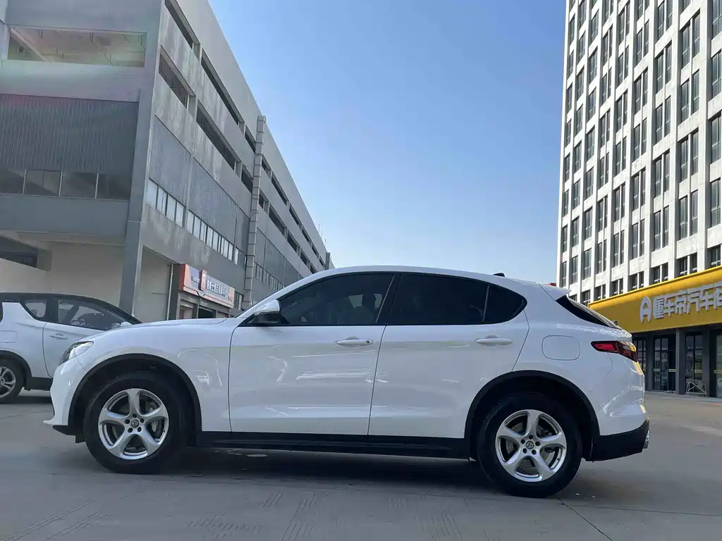 Stelvio 2.0 T 200 HP Elite
