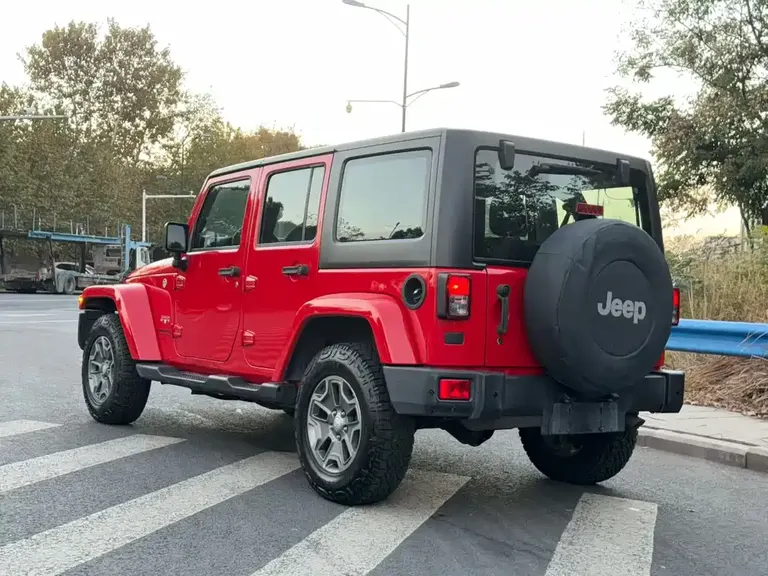 Jeep Wrangler 3.0 L Sahara 4-door Comfort Enjoyment