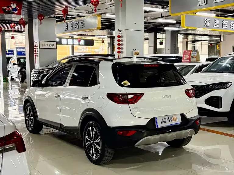 Kia Stonic 1.4 L CVT Sunroof