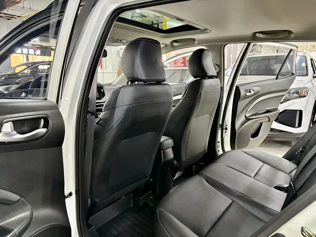 Stonic 1.4 L CVT Sunroof