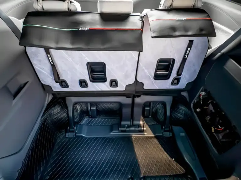 Toyota Granvia 2.5 L Hybrid Comfort