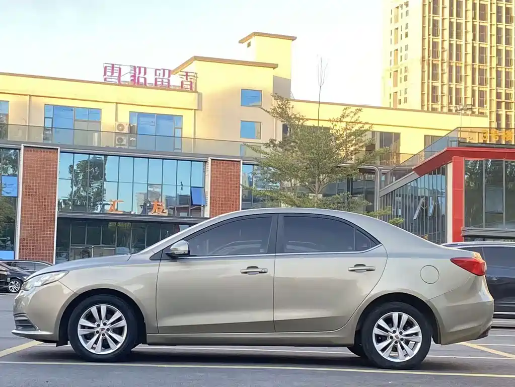 Roewe 360 1.5 L Auto Luxury