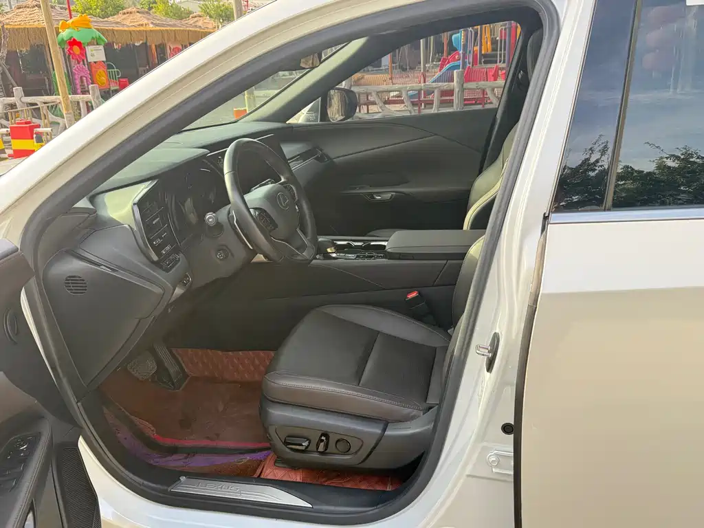 Lexus RX 350 h 4 WD Pure Enjoyment