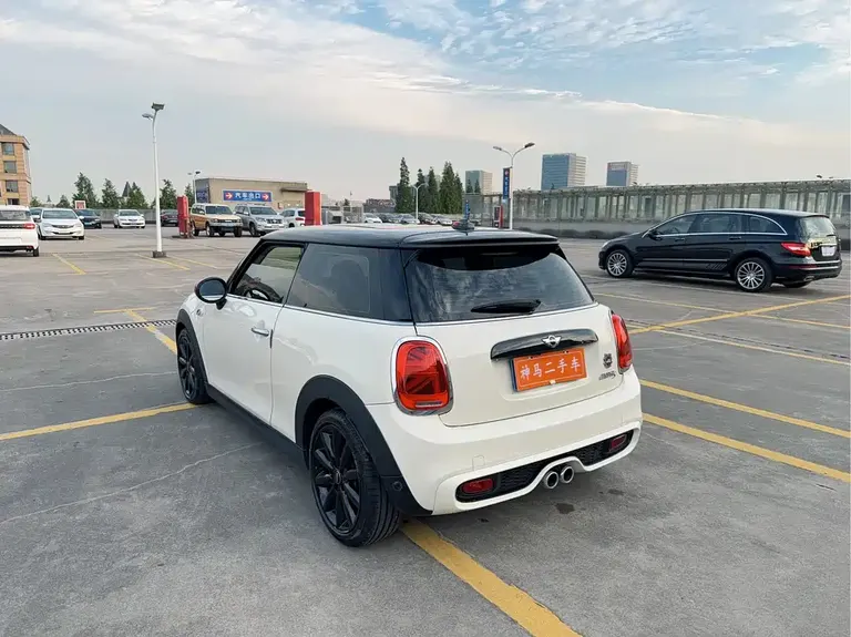 MINI 2.0 T COOPER S Fun