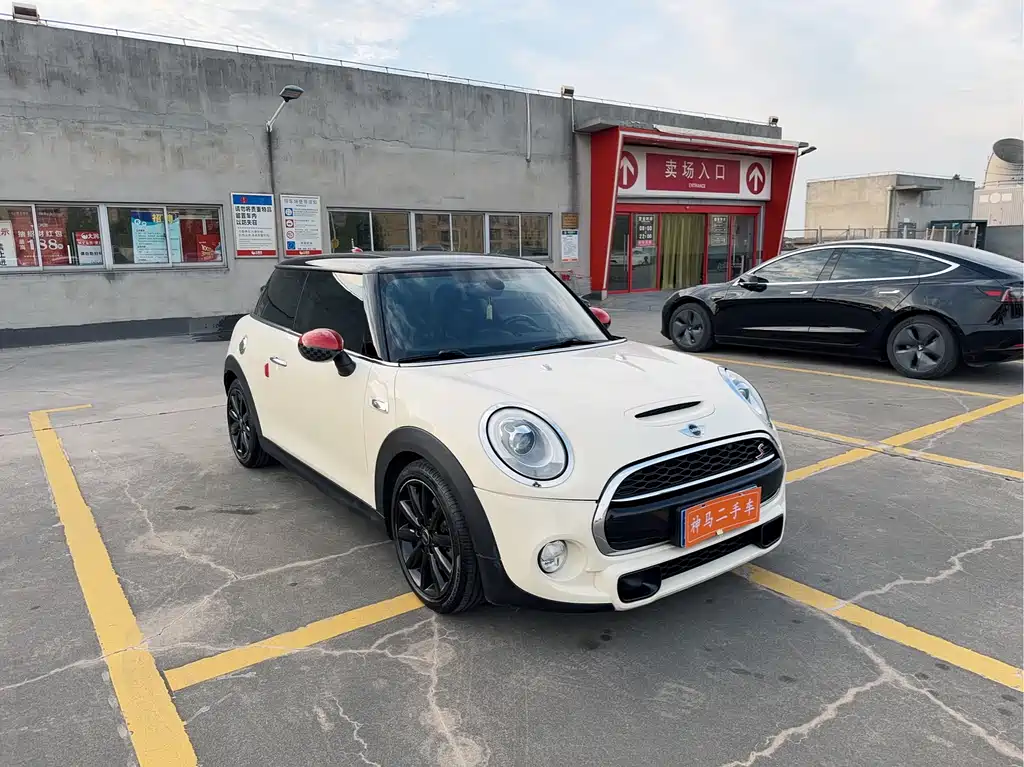 MINI 2.0 T COOPER S Fun