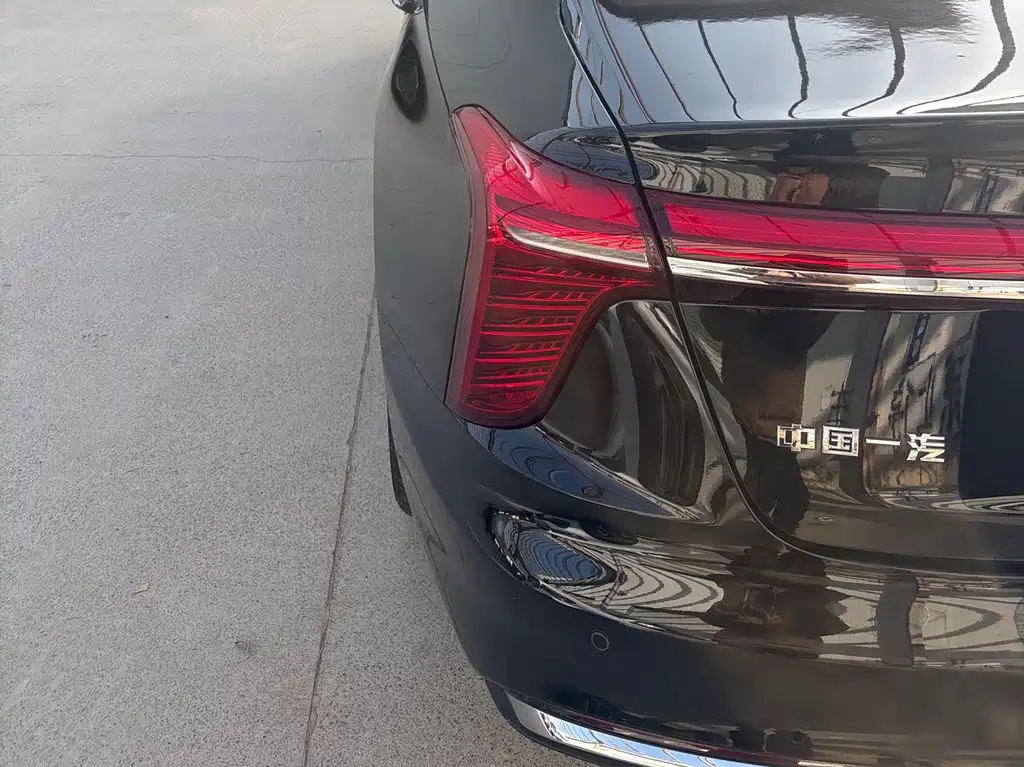 Hongqi H5 2.0 T Auto Flagship Smooth