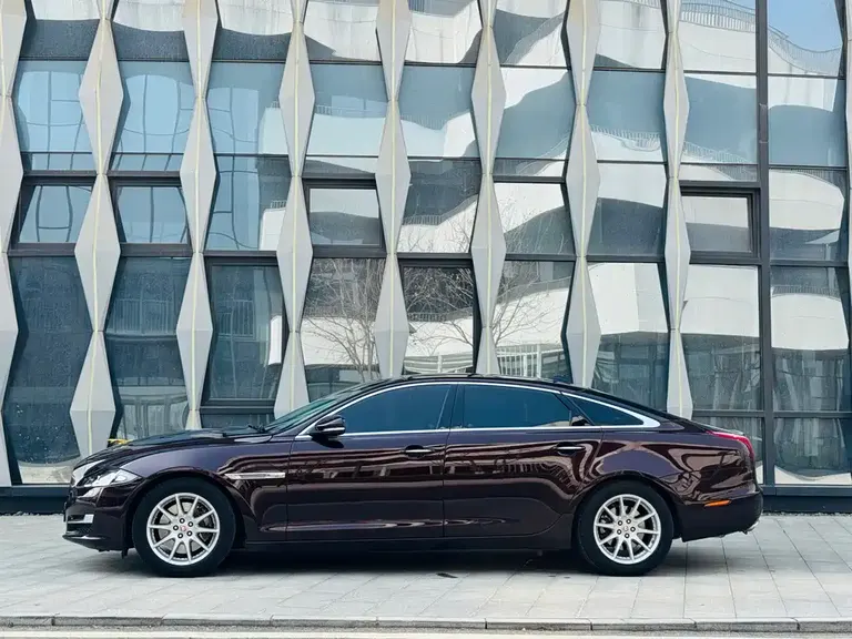 Jaguar XJ XJL 3.0 SC 2 WD Graceful Business