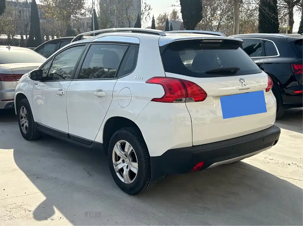 Peugeot 2008 2014 1.6 L Manual Trendy