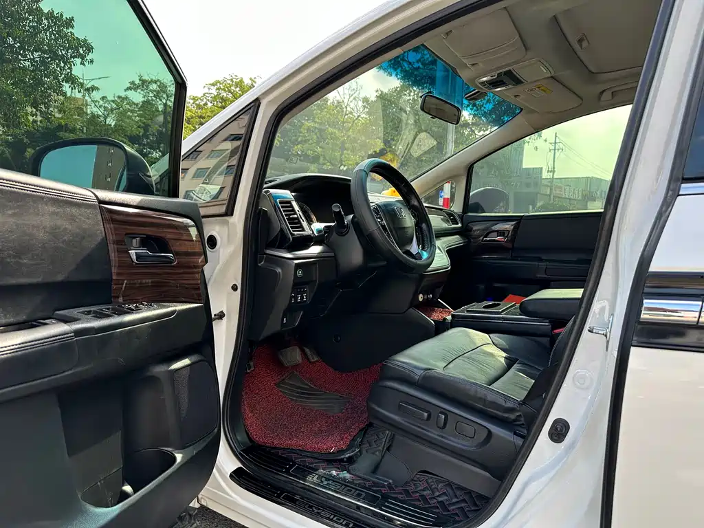 Elysion 2.4 L Style