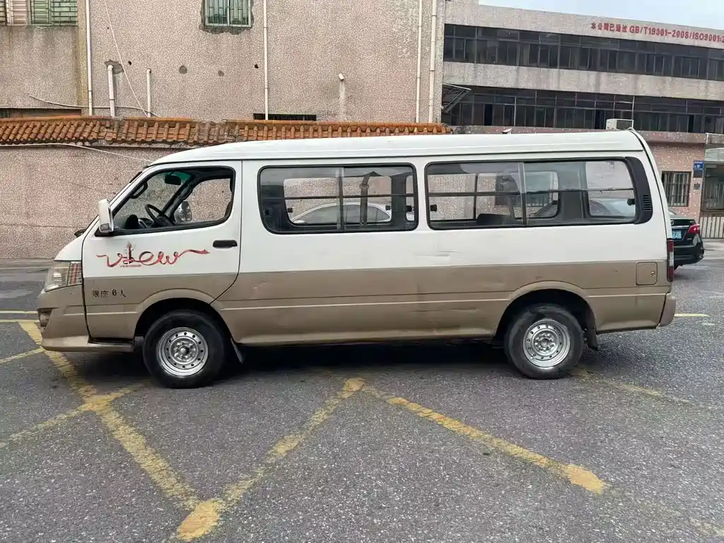 Foton View 2.0 L Scenery Express LWB Low Roof 4 Q20 M1
